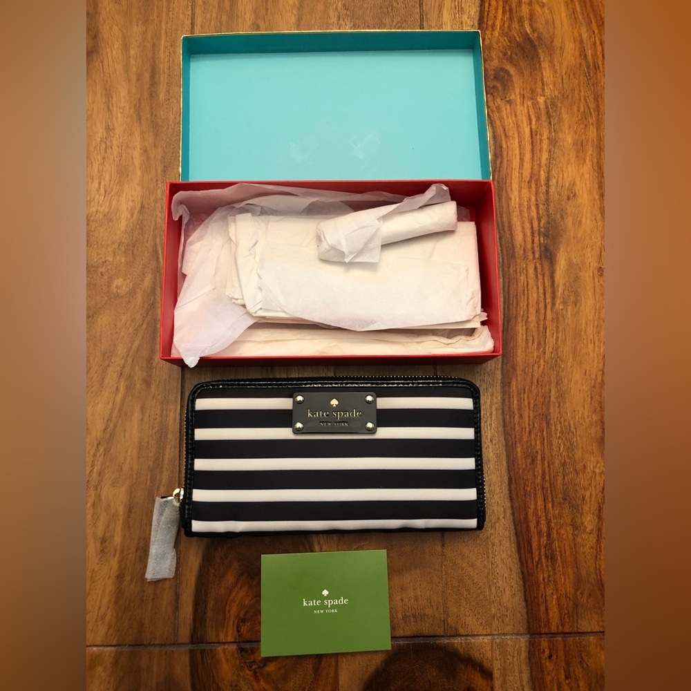 KATE SPADE NEW YORK - "NEDA" ZIP AROUND WALLET (color: BLACK & WHITE STRIPE) NWT